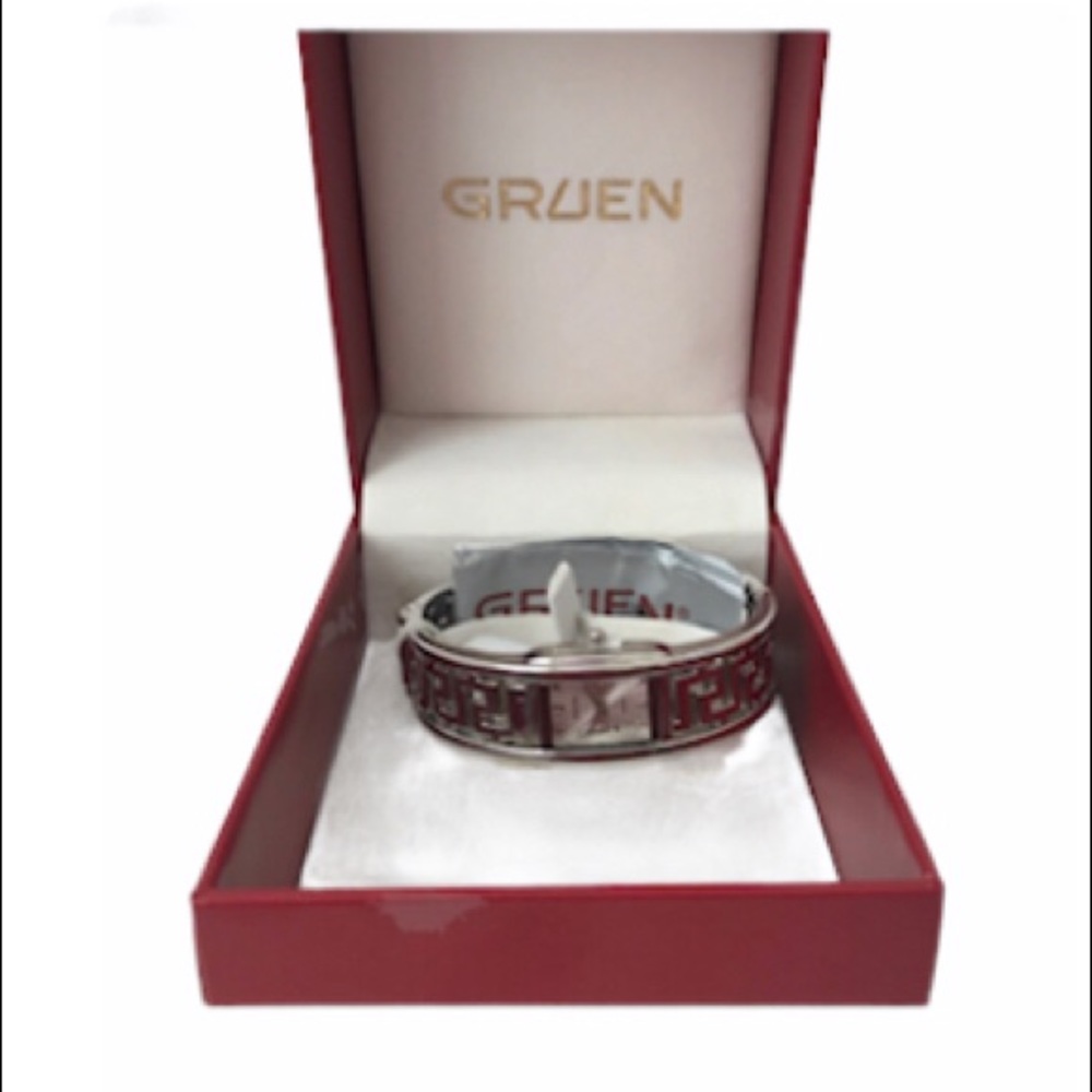 🆕 New in Box Gruen Silver Tone Watch